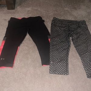 Bundle of 2 compression leggings